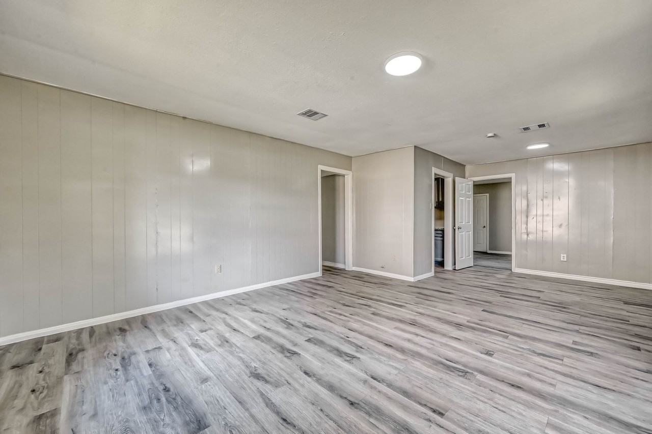 5962 Willow Glen Dr - Photo 4 of 12