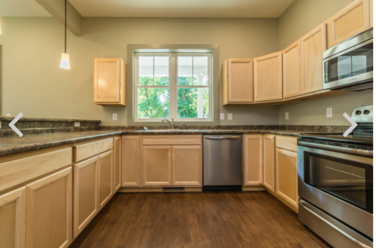 1307 N Washington St - Photo 3 of 28