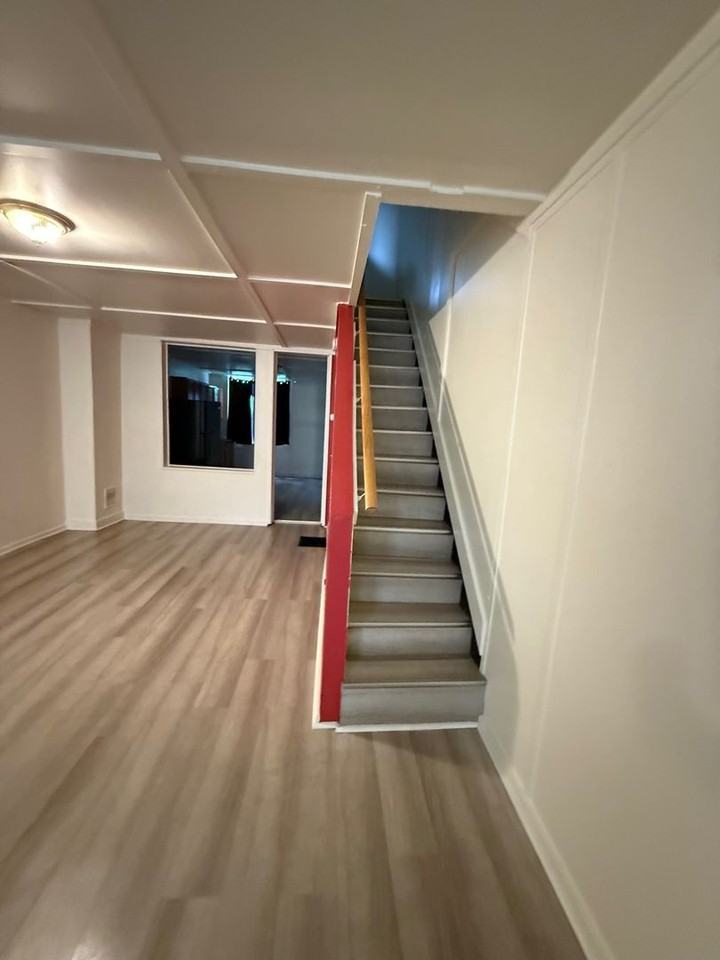 220 N Luzerne Ave - Photo 6 of 8