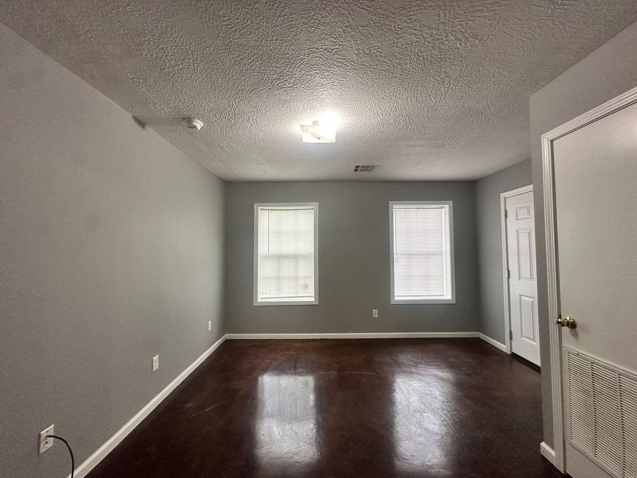 1410 Pear St - Photo 2 of 14