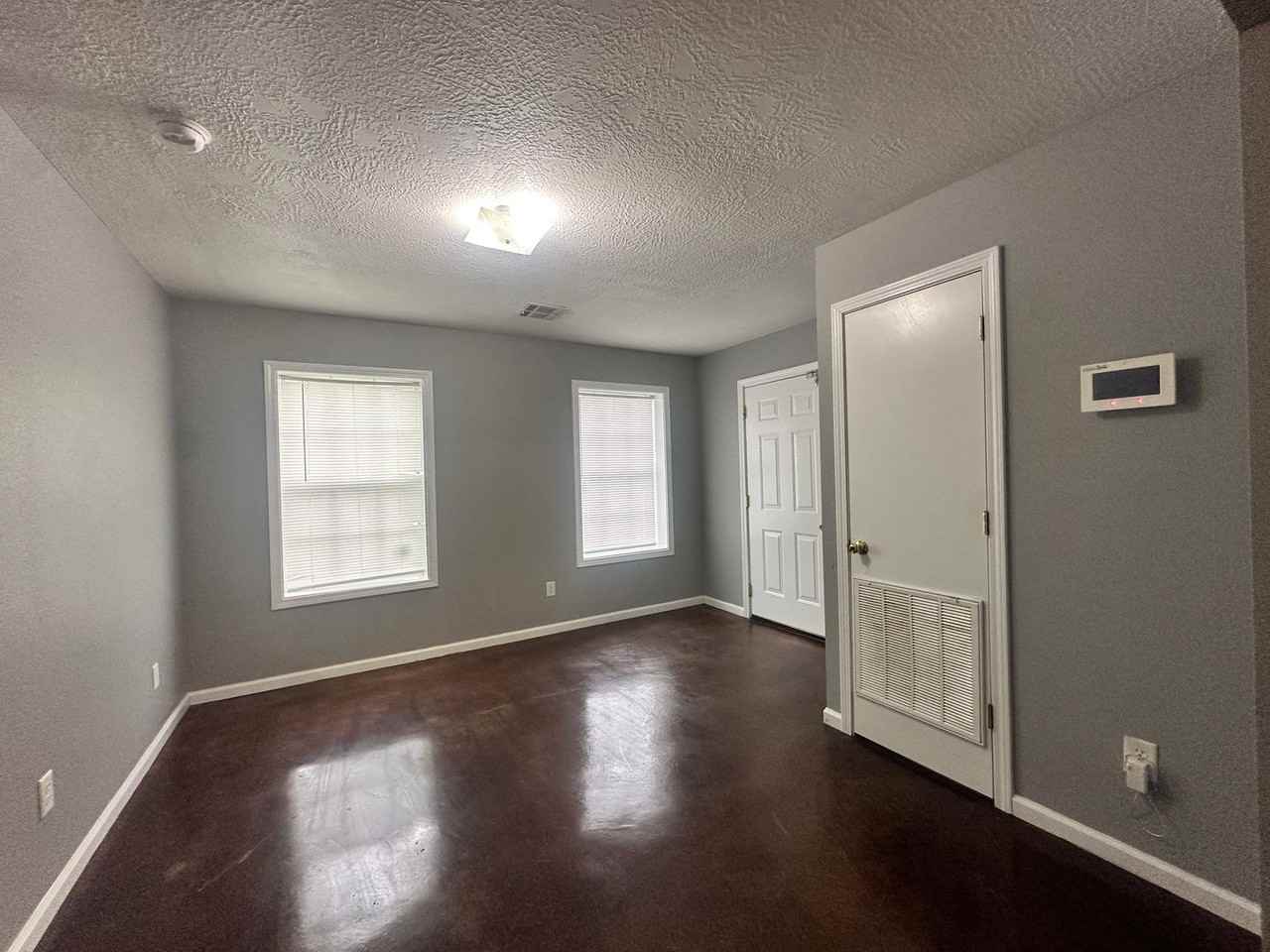 1410 Pear St - Photo 3 of 14