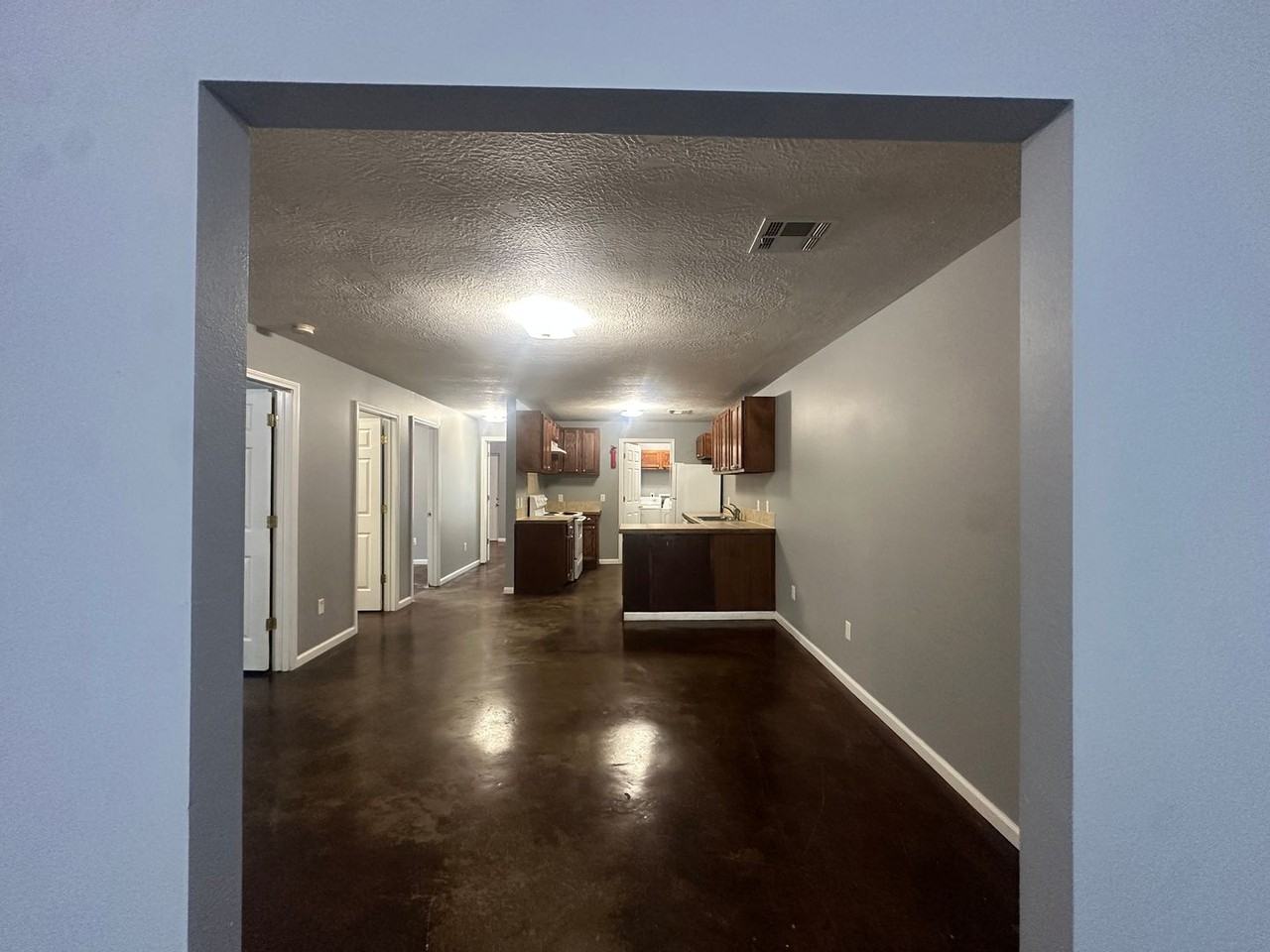 1410 Pear St - Photo 4 of 14