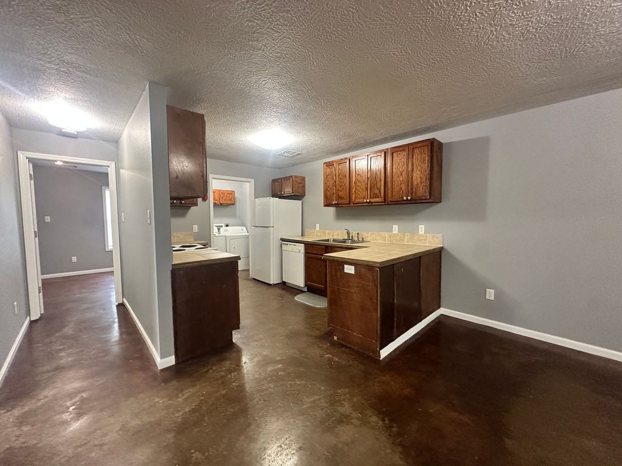 1410 Pear St - Photo 5 of 14