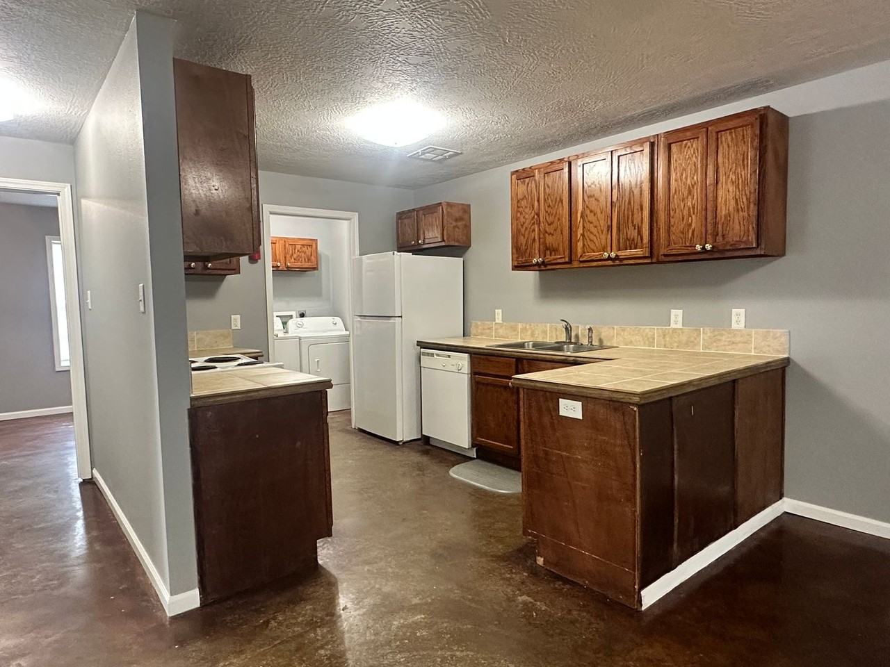 1410 Pear St - Photo 6 of 14