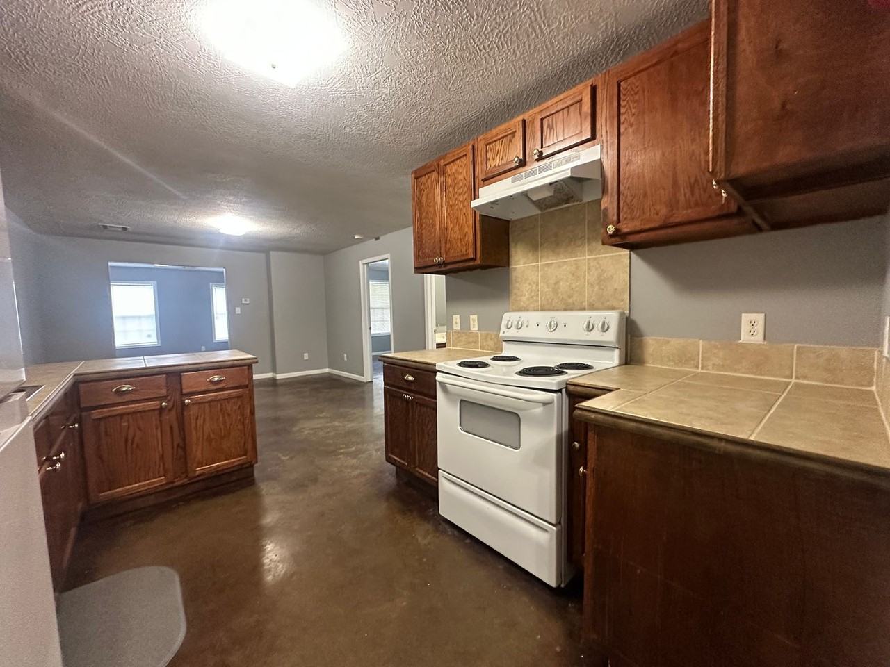 1410 Pear St - Photo 7 of 14