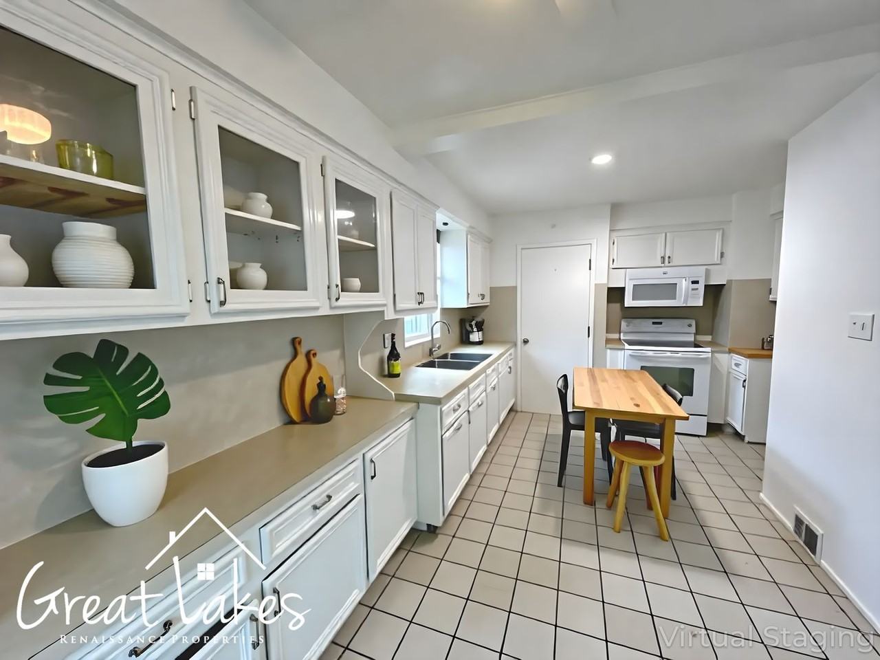 18976 Woodland St - Photo 3 of 12
