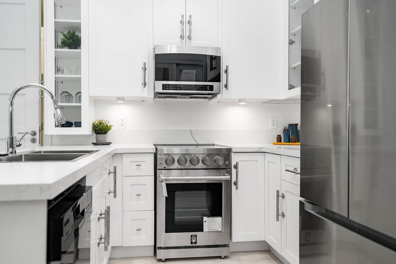 255 Centre St - Photo 2 of 13