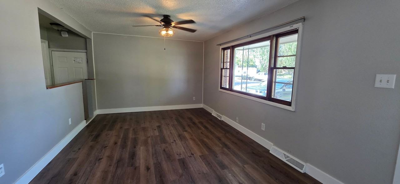 904 Coolidge St - Photo 4 of 18