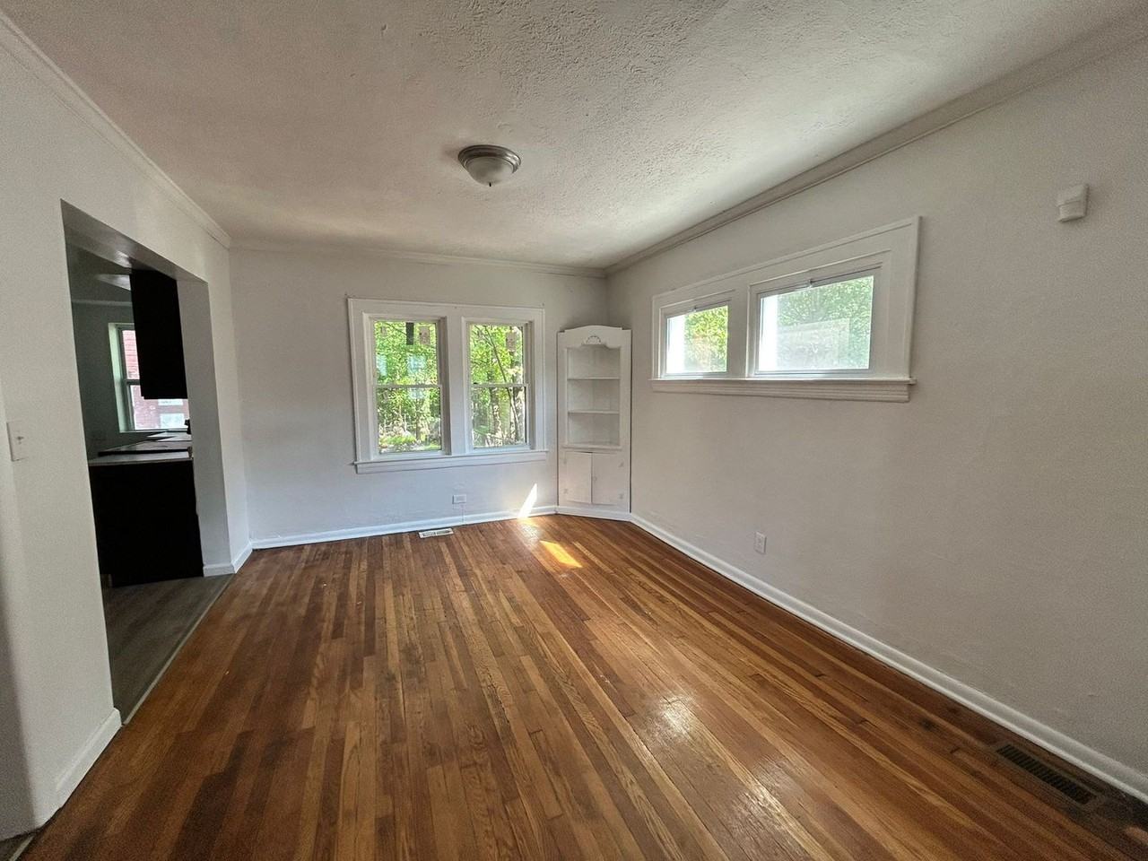 13629 Cranwood Park Blvd - Photo 4 of 14