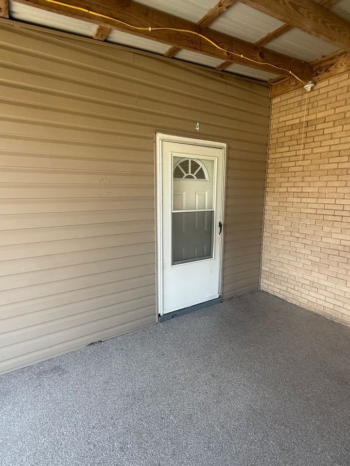 501 Vandell Blvd - Photo 3 of 11