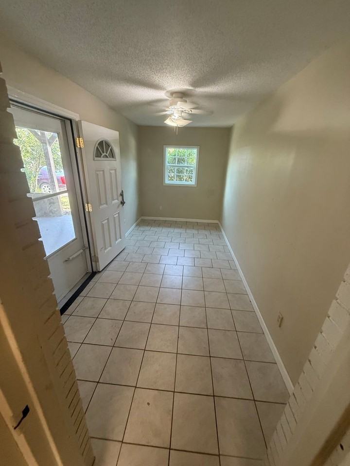 501 Vandell Blvd - Photo 5 of 11