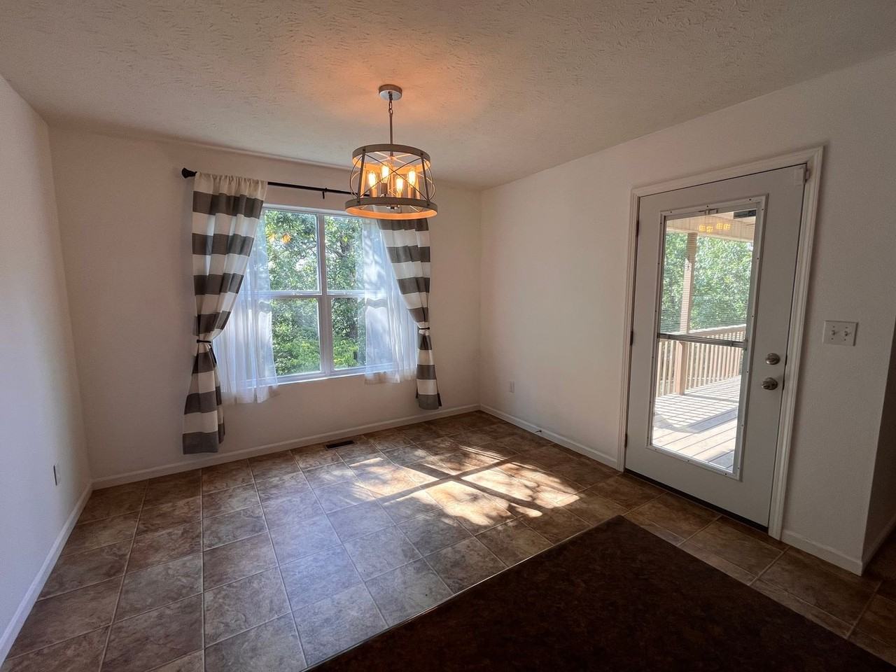 14197 Hopi Lane - Photo 7 of 36