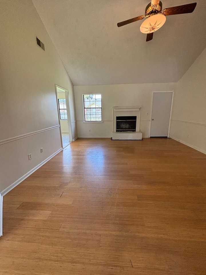 932 Highland Drive - Photo 3 of 25