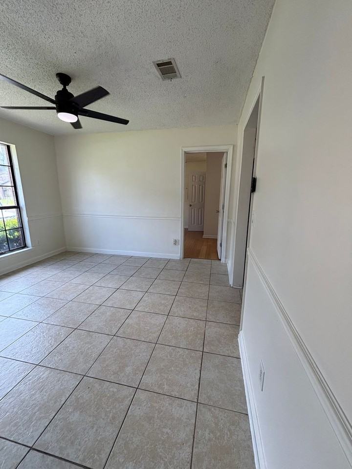 932 Highland Drive - Photo 4 of 25