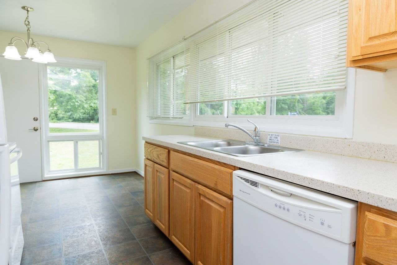 118 Mimosa Dr - Photo 3 of 23