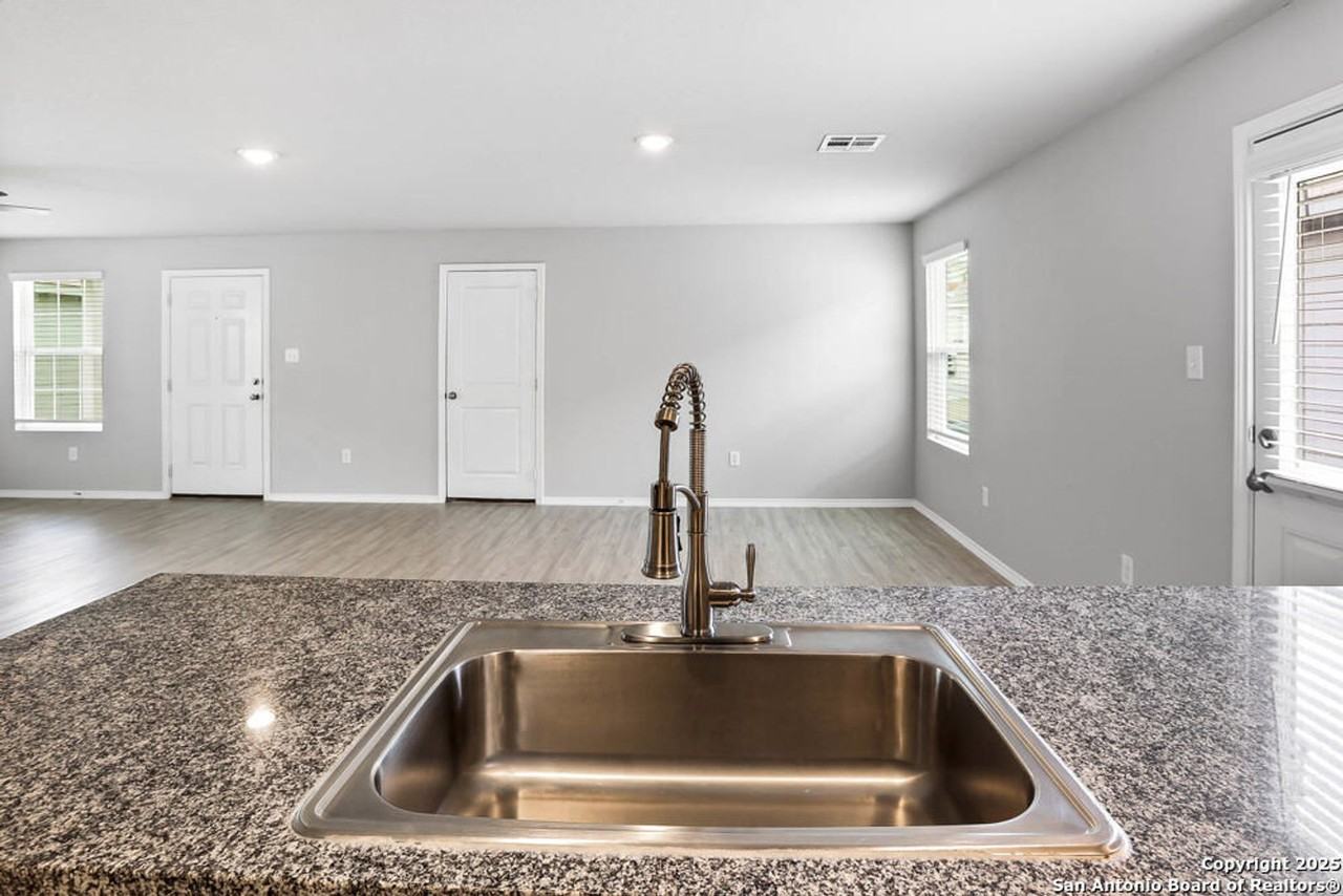 13907 Silos Mdws - Photo 6 of 22