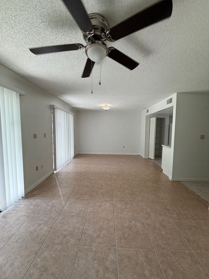 3026 Northwest 28th Circle - Photo 3 of 38