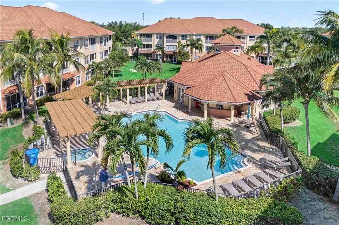 1109 Van Loon Commons Circle #303