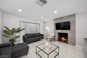 featured image of 3618 Redwood St