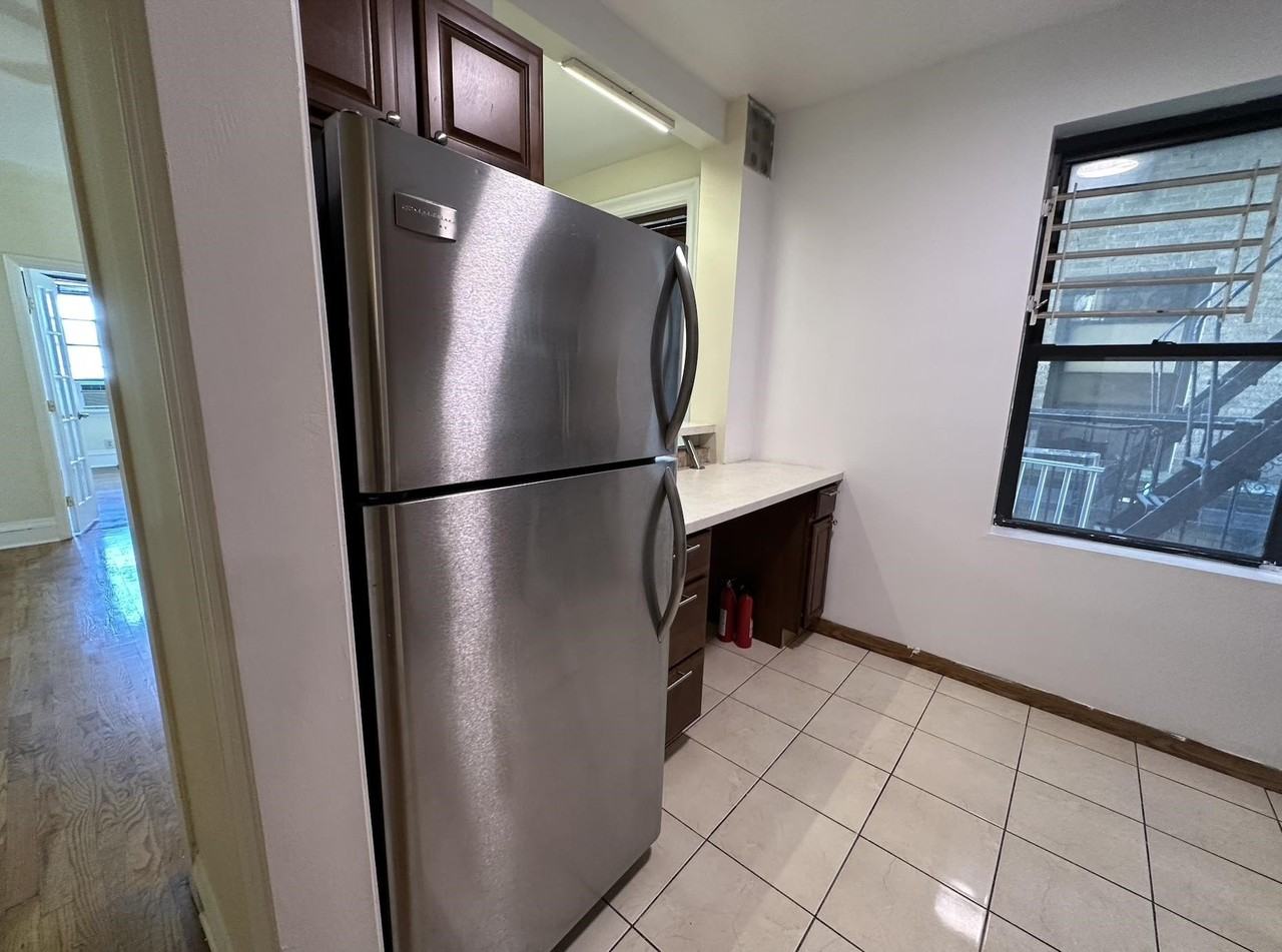 429 Fairmount Ave - Photo 7 of 17