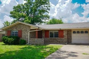 204 Manor Dr - Photo 1 of 1