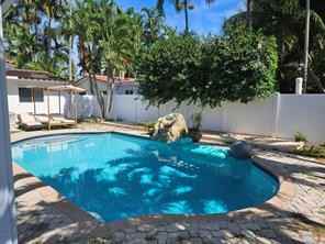 1159 N 13th Ave - Photo 2 of 8