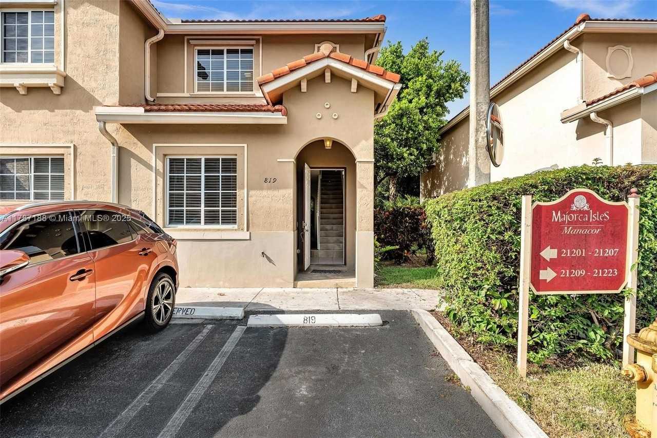 21205 Nw 14th Pl #819 - Photo 5 of 38