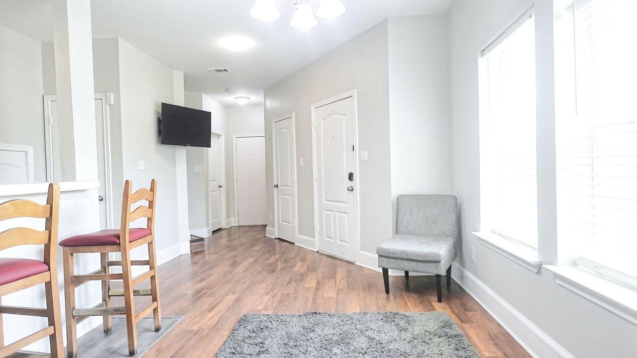 Fletcher Street - Photo 5 of 18