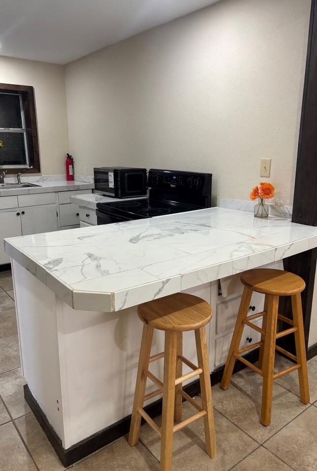 Butler Ave - Photo 3 of 5