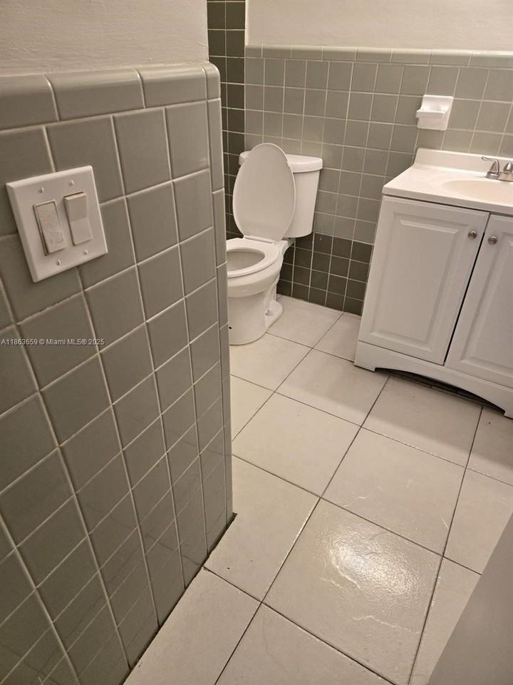 4121 Nw 30th Ter #4 - Photo 3 of 9