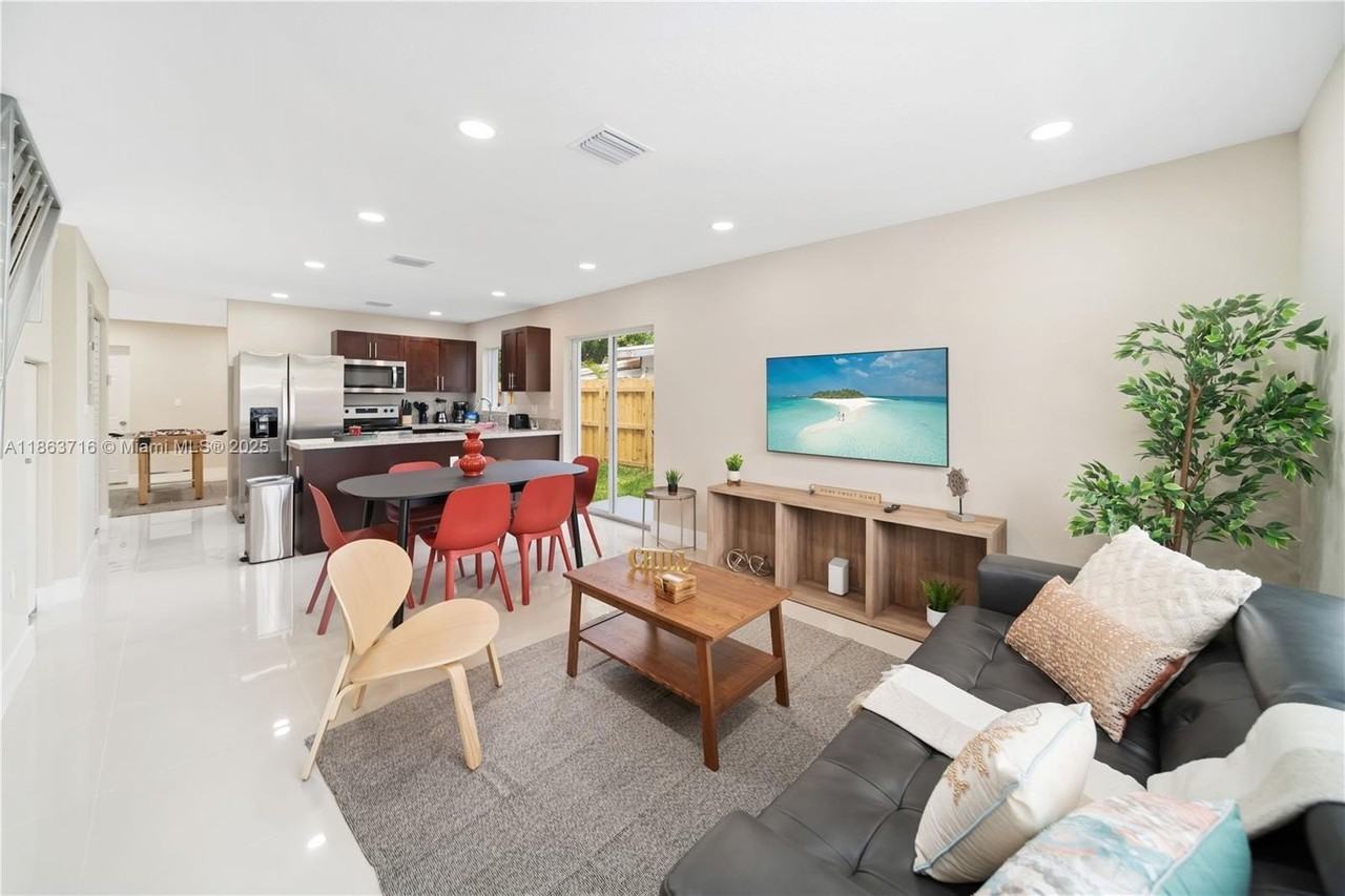 1183 Ne 111th St #1183 - Photo 4 of 20