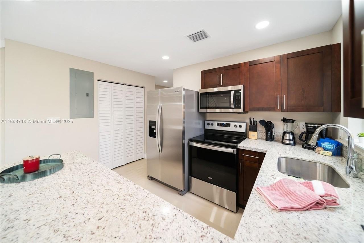 1183 Ne 111th St #1183 - Photo 7 of 20