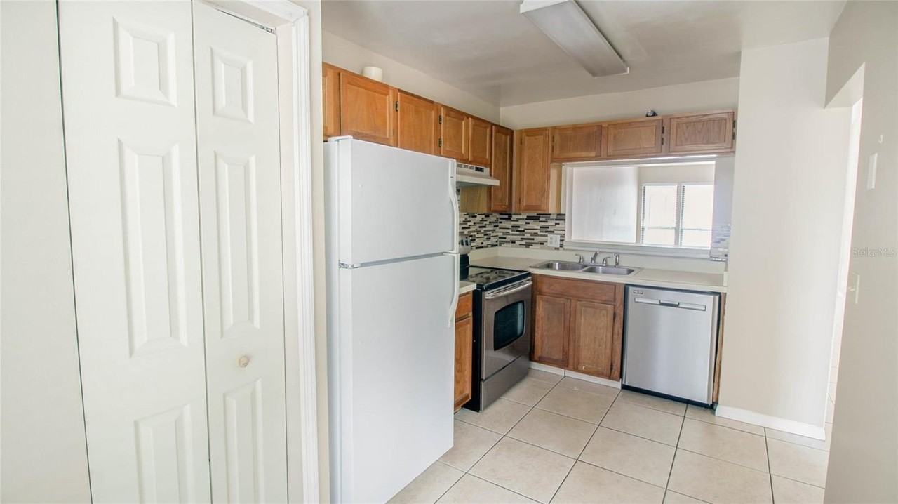 9442 Torrington Ave #9442 - Photo 5 of 12