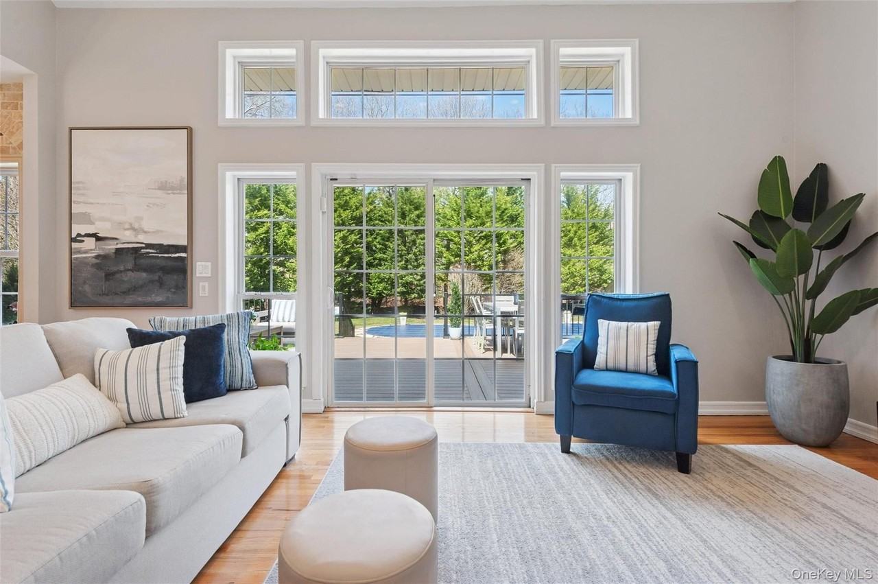 39 Hollow Ln - Photo 7 of 36