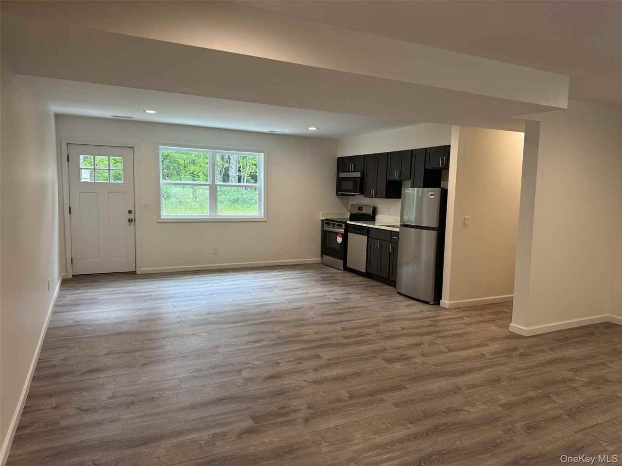 11 Alexandra Matthews Rd - Photo 2 of 9