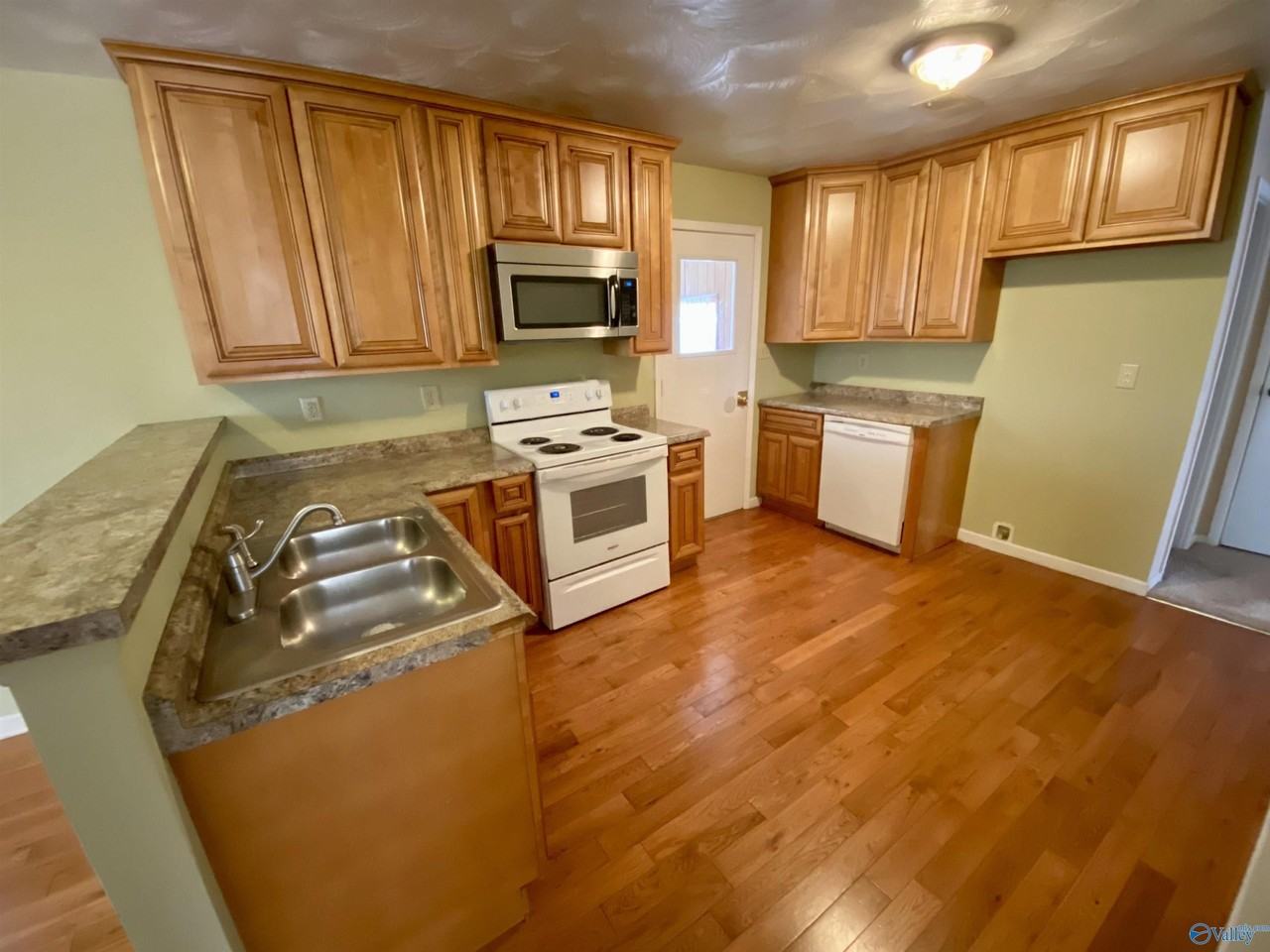 3208 Harvey St Nw - Photo 4 of 13