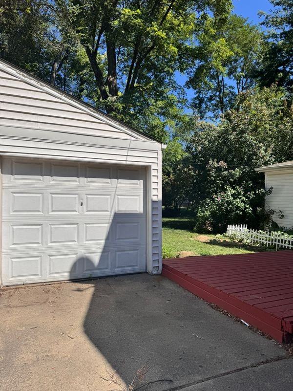 3770 Brewster St - Photo 3 of 14