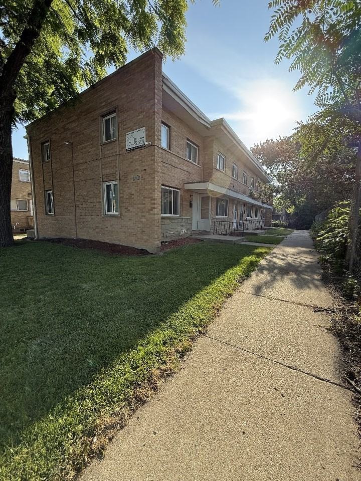 1427 Hervey Ave ##B - Photo 2 of 2