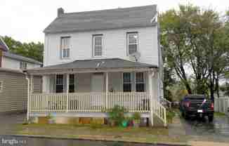 613 W 1st St - Photo 1 of 1