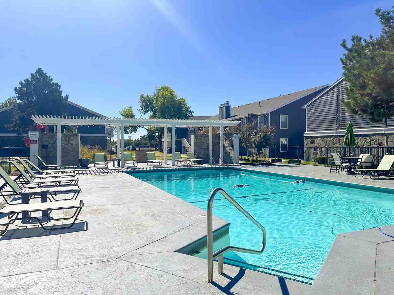 Windrush Apartments - Photo 5 of 40