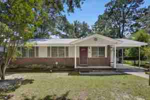 featured image of 2900 Holt Drive