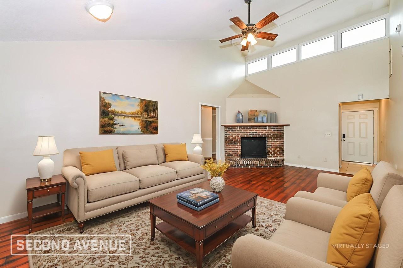 1540 Lake Shore Blvd - Photo 3 of 26