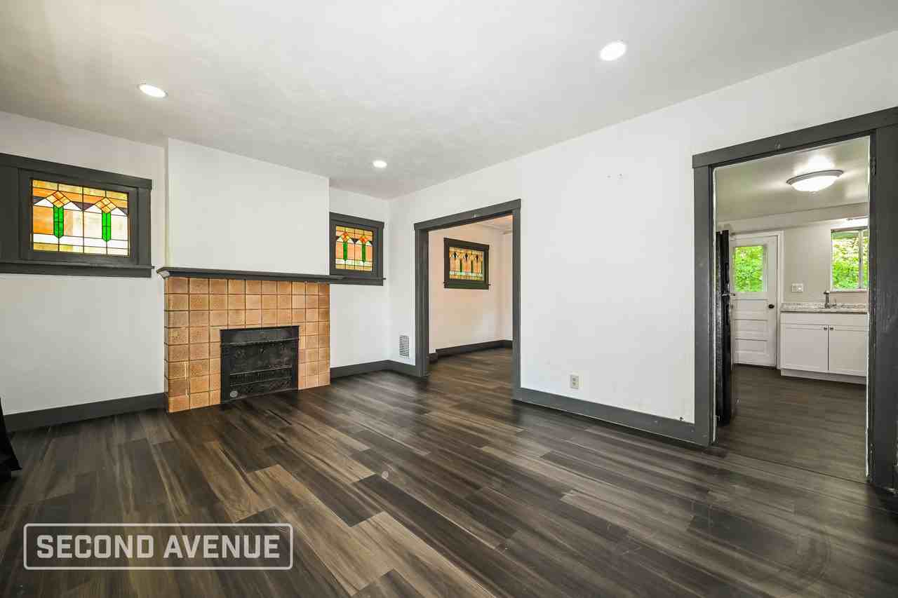 1924 Grandview Ave - Photo 6 of 30