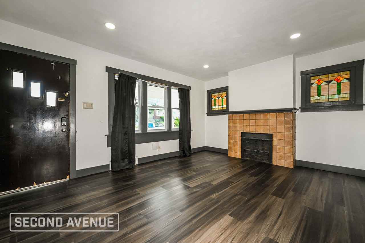 1924 Grandview Ave - Photo 5 of 30