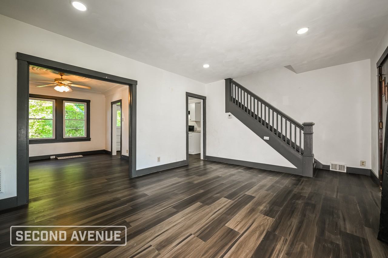 1924 Grandview Ave - Photo 7 of 30