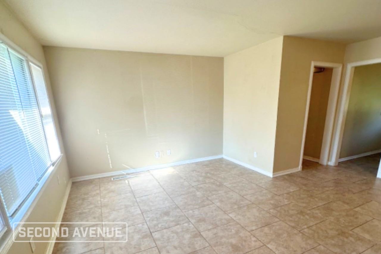 1601 Reding Dr - Photo 3 of 15