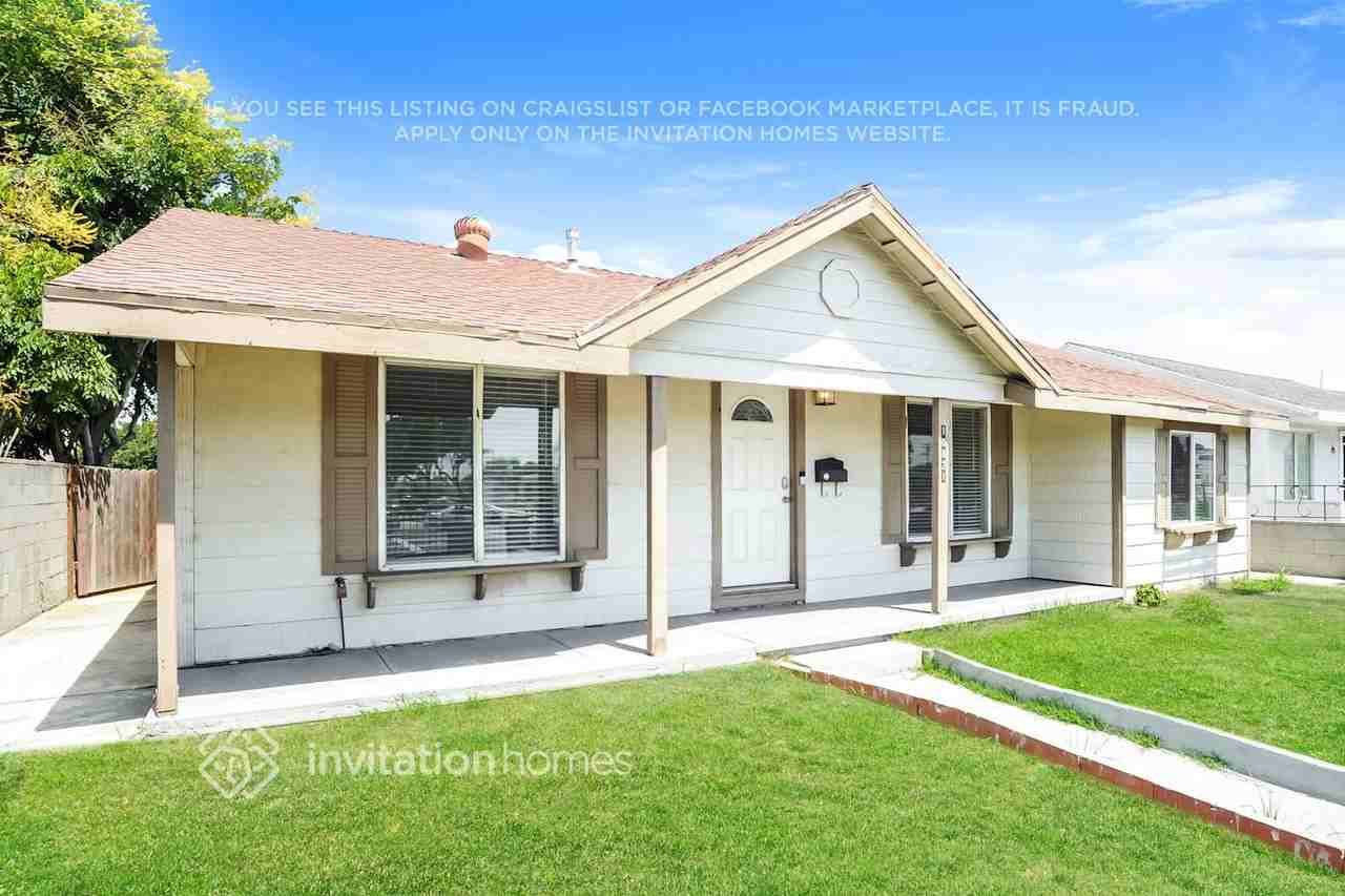 10821 Rosecrans Avenue - Photo 3 of 17