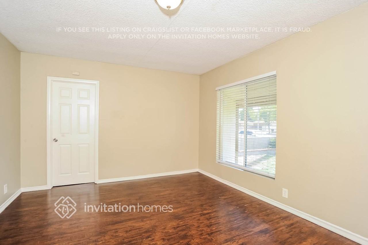 10821 Rosecrans Avenue - Photo 4 of 17