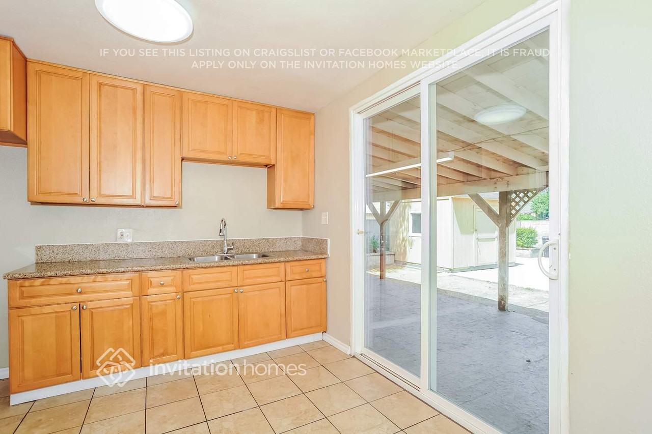 10821 Rosecrans Avenue - Photo 7 of 17