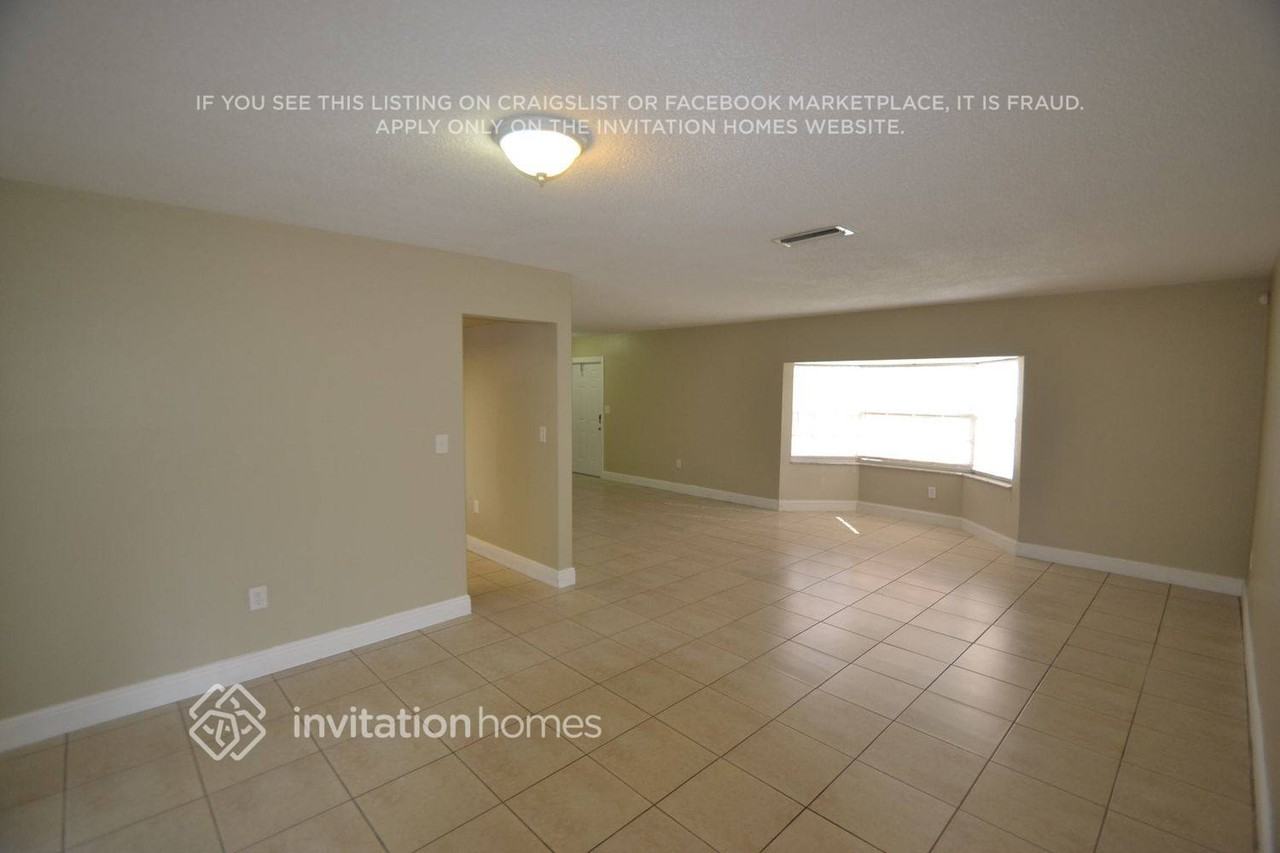 8469 Windsor Dr - Photo 3 of 10